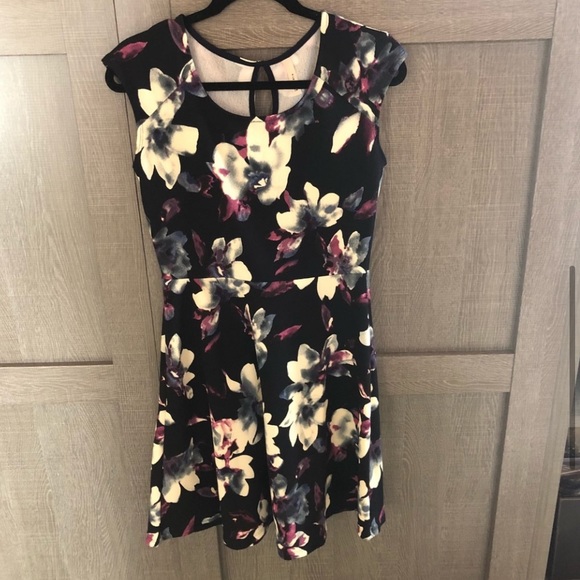 LAST 1⚠️ Lovely A-Line Flowered Dress, BRAND NEW,✔️ 5⭐️Rated - Picture 2 of 6